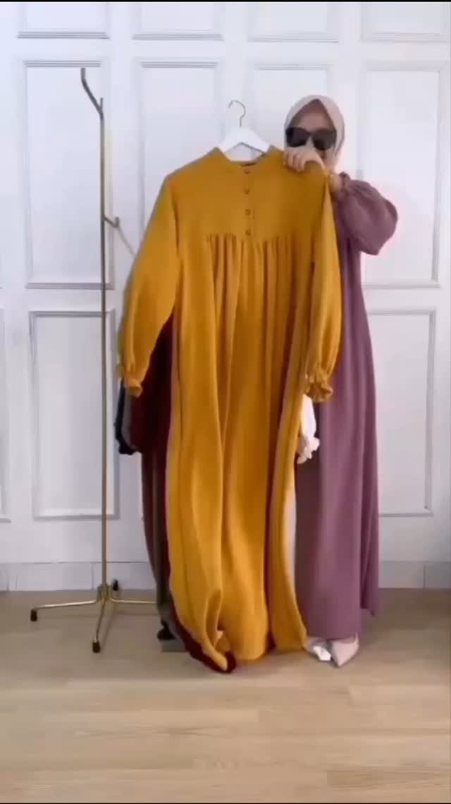 *Emeral Abaya*
7 colours available
Abaya Fabric : *Georgette*
Abaya Size
Chest 23
Length 55
Abaya Price : *2500/=*