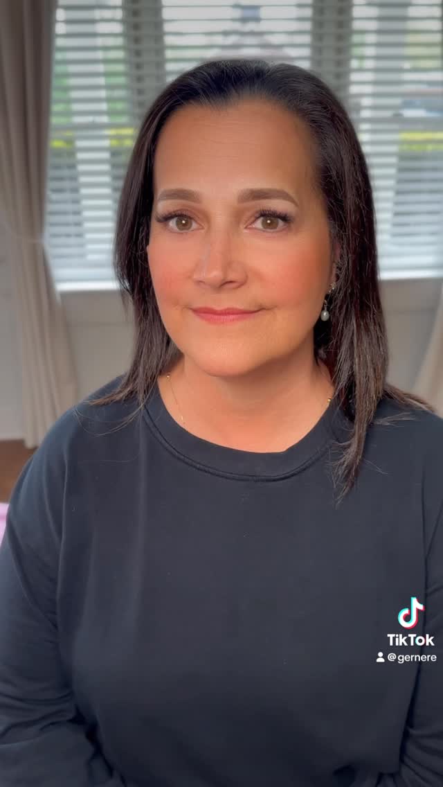 Now’s the perfect time to book your powder brows!
☀️Summer is around the corner—get your brows done now so they’re fully healed and flawless for the sunny season.
Low-maintenance beauty starts with great brows. Spots are filling fast!