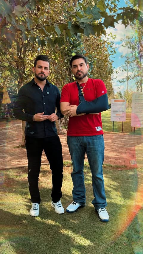 Os nossos creators @oficialbarcellos e @eufabioguillen estão concorrendo ao prêmio @premioibest e precisamos da sua ajuda!
Já foi deixar o seu voto hoje?
Acesse: https://app.premioibest.com/
#SquadiTerra #creators #iTerra #maringá