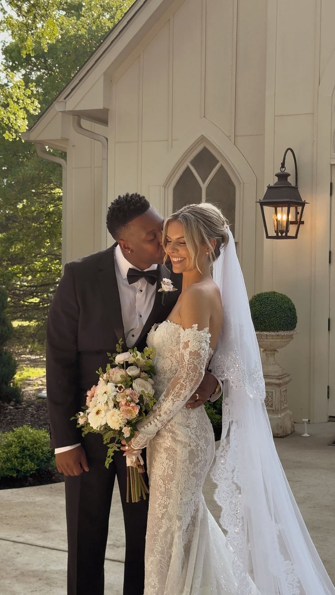 these are the moments we think about forever. the ones that might be short in length, but so monumental in our lives. 🤍
forever, Mr. & Mrs. Sanders ✨
team:
@thefrenchfarmhousevenue
@parriscoevents
@chandlerjphoto
@abshirefilms
@aforevermore.co
@hilaryartistry
@uptown.violins
@sbblooms
@royaldukesband
@pyrotexus
@duke.donuts
@alphalitdallas
@joinmostest
@art.of.anusha
@liquidloveco
@sweetsomethings.calligraphy
@afterthetone.co
#thefrenchfarmhouse #texasweddings #dallasweddingvenue #weddingcontent #bridalcontent #2025bride #weddingdaydetails #2025weddinginspo