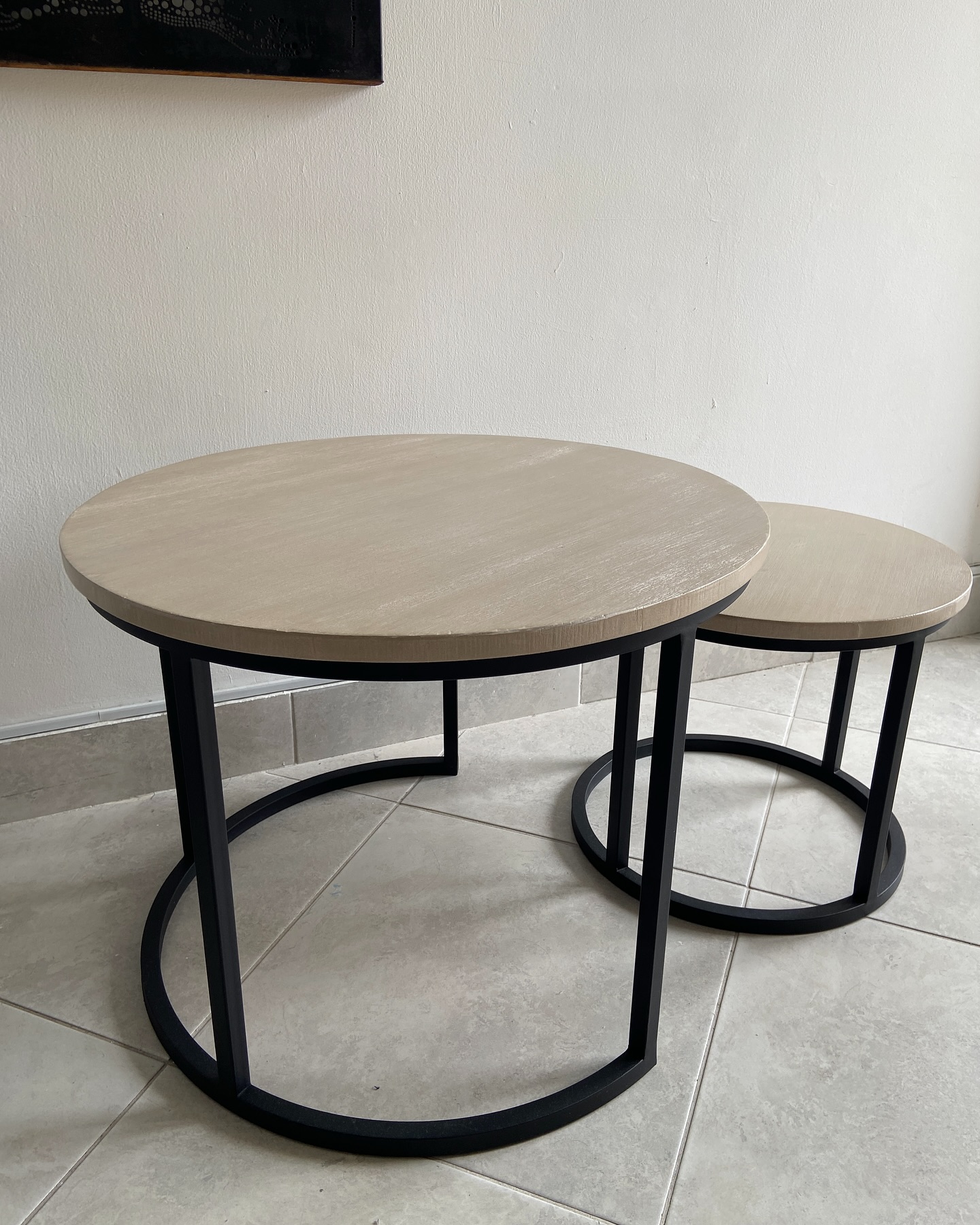 🖤 Minimalistas, versátiles y con mucho estilo
Nuestras mesas nido son el complemento perfecto para tu sala: funcionales, modernas y hechas para durar.
📩 Escríbenos y agrégale diseño a tu espacio.
#MesasNido #DecoraciónModerna #GaleríaStephany #MueblesConEstilo