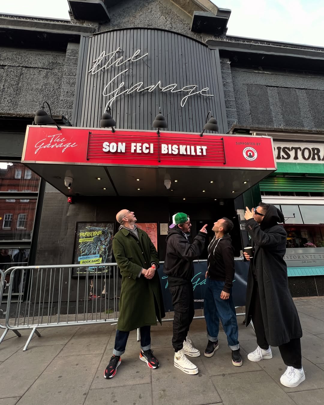 Londra’da bizi “Son Feci Biskilet” olarak bulabilirsiniz.
#sonfecibisiklet #sonfecibiskilet #sfb
