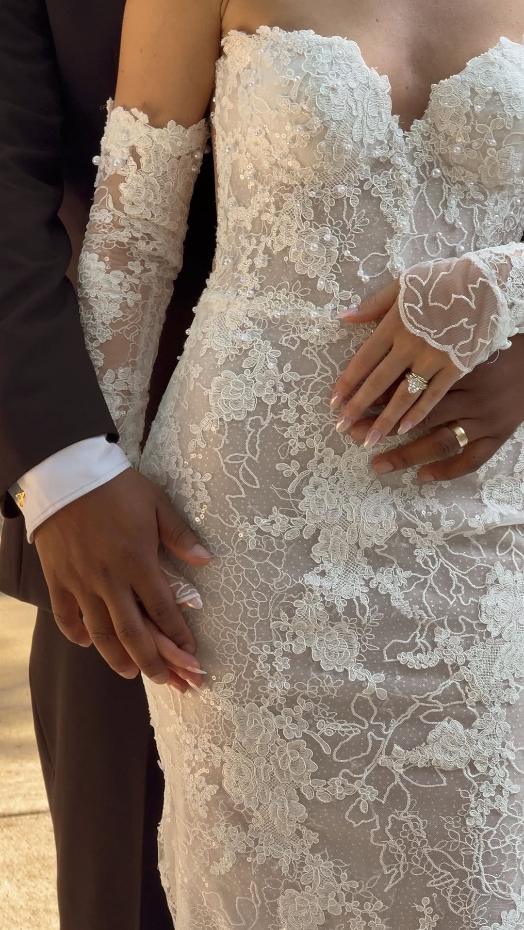 wedding day moments on a 90s camcorder 🥹 i just love love & nostalgia ✨
team:
@thefrenchfarmhousevenue
@parriscoevents
@chandlerjphoto
@abshirefilms
@aforevermore.co
@hilaryartistry
@uptown.violins
@sbblooms
@joinmostest
@royaldukesband
@pyrotexus
@art.of.anusha
@liquidloveco
@sweetsomethings.calligraphy
@afterthetone.co
#thefrenchfarmhouse #dallaswedding #texasweddings #weddingcontentcreator #2025brides #camcorderwedding