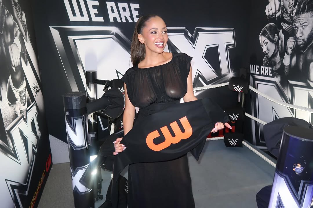 We got 2 more seasons!!! Because of YOU. Crazy, 9 years I’ve been on the CW now.. in my feeeels! Oh & maybe a lil feature on @wwe @wwenxt coming ? 😉
Canada 🇨🇦 Wild cards Season 1 is now on @netflixca & @cbc
America 🇺🇸 you can watch on @amazonprime & @thecw