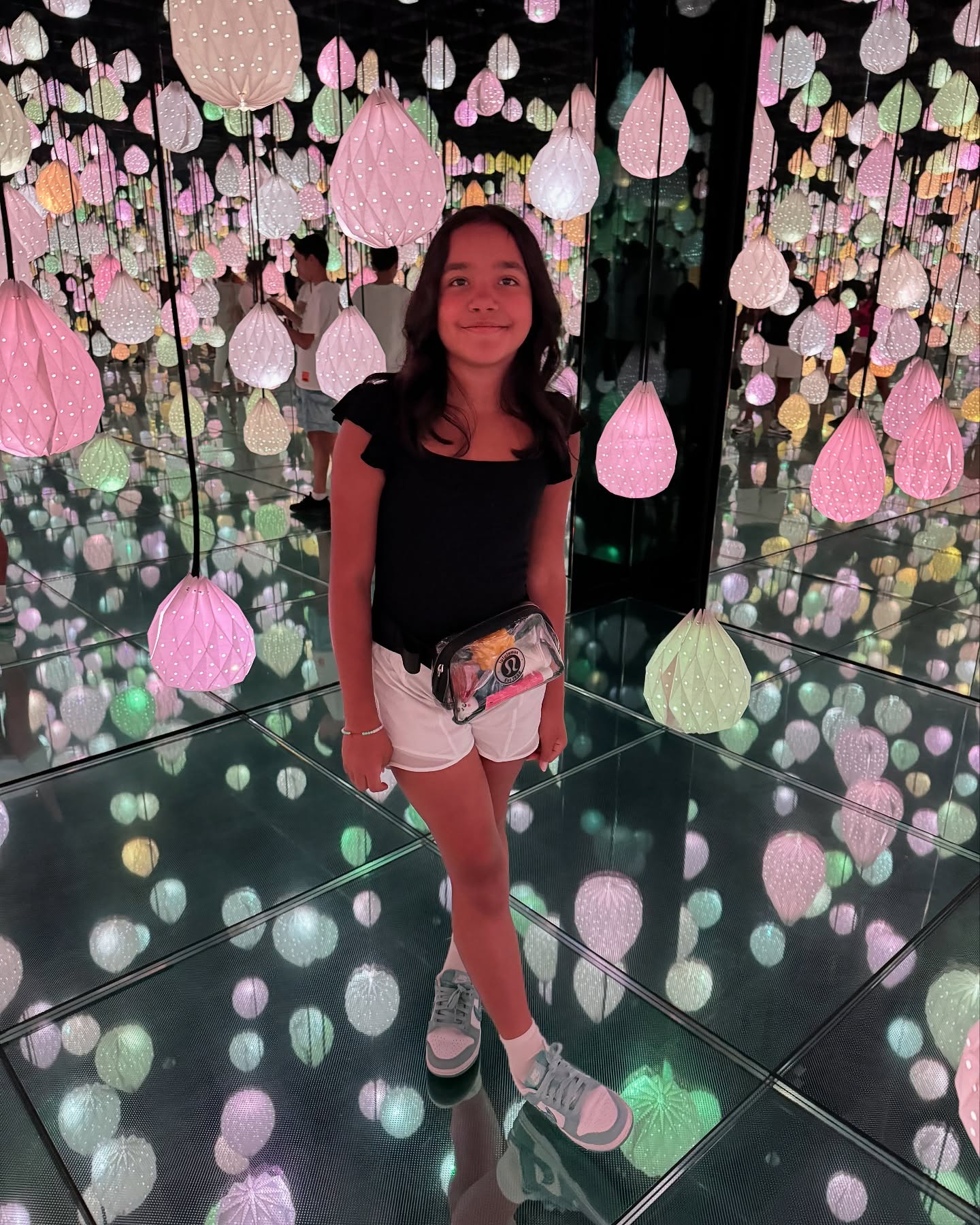 Ya son 11 años alegrando nuestras vidas con tu simpatía y sentido del humor que te caracteriza.
Nunca pensé temerle a la velocidad del tiempo!! 🥹
Que la gracia y el favor de nuestro Dios te cubran por siempre princesa. Feliz cumpleaños 🎁🎈🎊
Te amamos !!! @sophiagracevelez