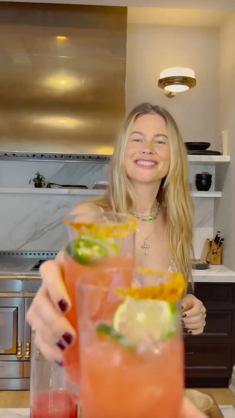 There’s nothing quite like a Spicy Watermelon Marg to celebrate Cinco de Mayo.
Here is your sign to call your friends over and make one with @behatiprinsloo.
INGREDIENTS:
2 cups of Calirosa ‘Rosa Blanco’ Tequila
3 cups of Watermelon juice (we prefer freshly-squeezed)
1/2 cup of fresh lime juice
1/2 cup of agave syrup muddled with 1 (or more) sliced jalapeño
Combine the ingredients in a pitcher. Strain the agave syrup. Give it a good stir. Line a glass of your choosing with Tajín, pour over ice and enjoy!