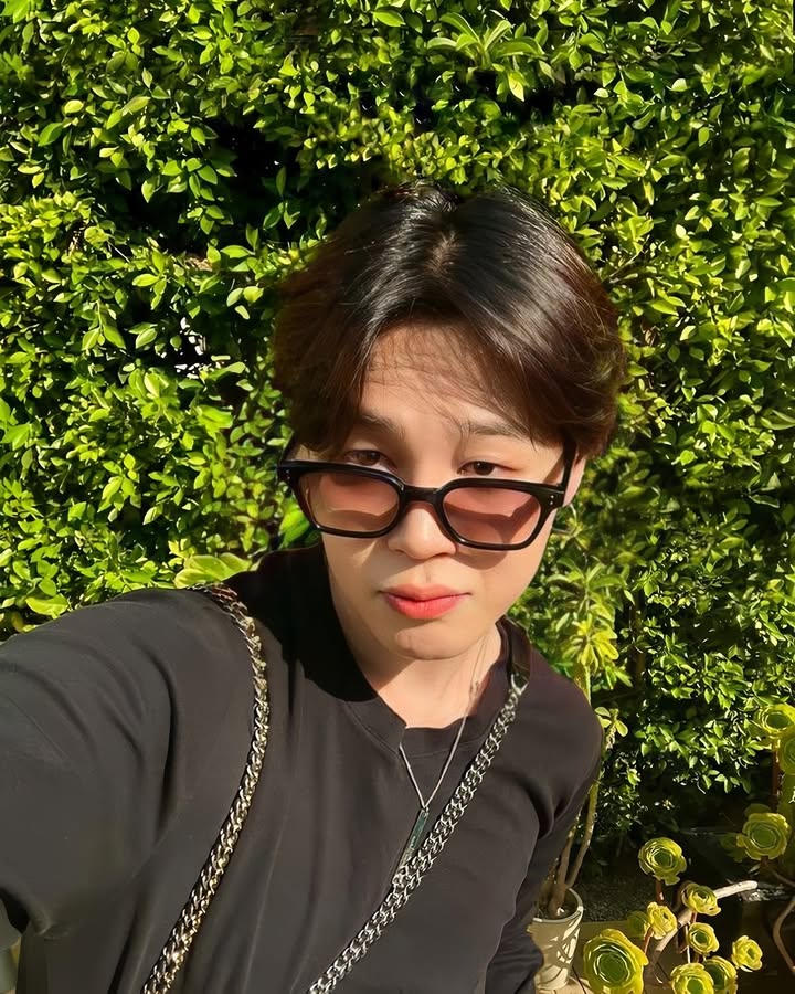 Selfie 셀카 💜✌🏻
#BTS #JIMIN