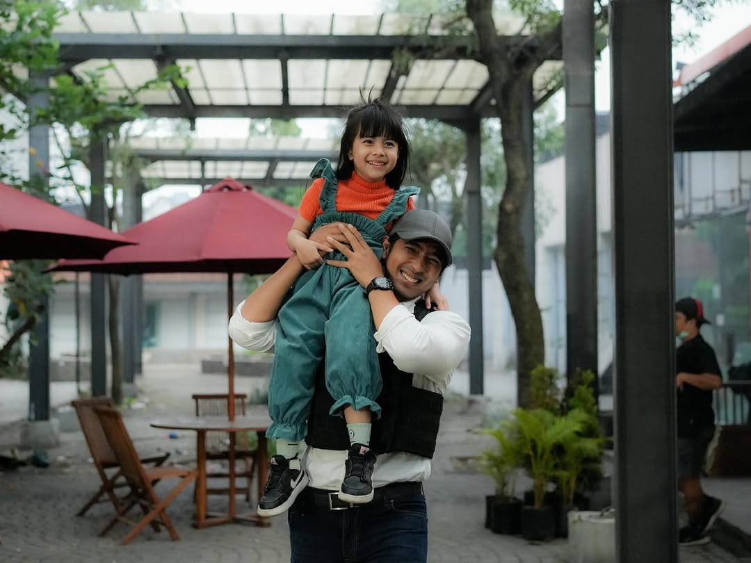 Papa gak akan pulang malem lagi
Papa sayang livi
Sayap-sayap patah 2 “olivia”
Yang belum nonton, yuk ramaikan bioskop
