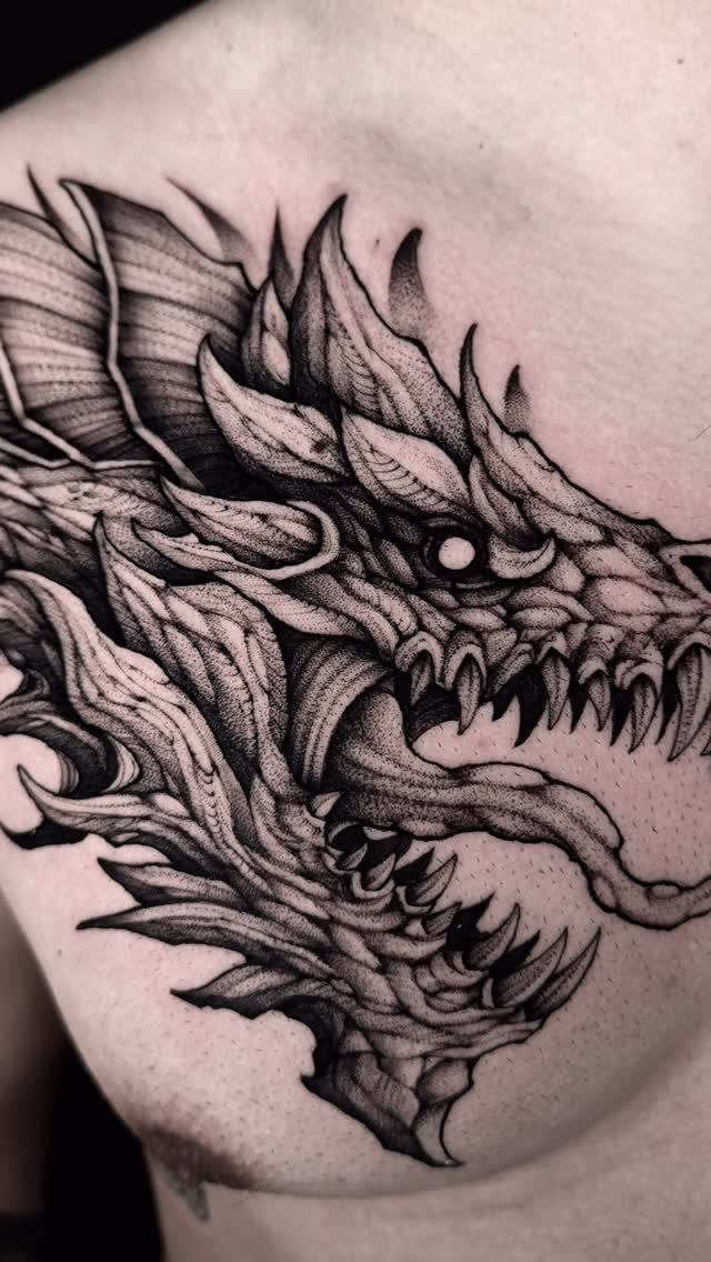D R A G Ó N 🐉
@zitacartuchos @ouoglobal
.
#tattoos #blackworkerssubmission #tattoo #tatuaje #ink #blackworktattoo #dragon #dragontattoo #horrortattoo #onlyblackwork #blacktattoo #tattooartist #tatuadoresmexicanos #blackworkers