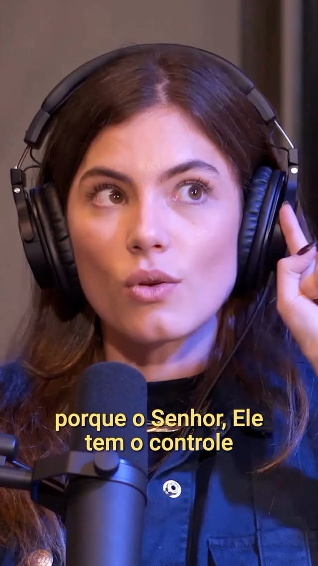 “É MUITO IMPORTANTE A GENTE AGRADECER AO PROCESSO.”
Abrace os seus processos!!!!!
Saiu o 2 episódio de Filhas de Ester (quadro do podcast @positivamente.podcast) onde eu, a @djessica e a @uhlmannmariana falamos sobre o tema “Da onde eu venho e porque estou aqui?”.
Tá muito legal, damos algumas dicas práticas tbm de como te ajudar encontrar o seu propósito...você pode ouvir pelo Spotify, deezer ou assistir o vídeo no canal do youtube.
Spotify: https://spoti.fi/39UgJ3e
Youtube: https://bit.ly/37L2tHF
Depois conta pra gente o que achou ♥️
#proposito #dor #incomodo #deus #chamado #fonte #filosofia #mulheres #filhasdeester
