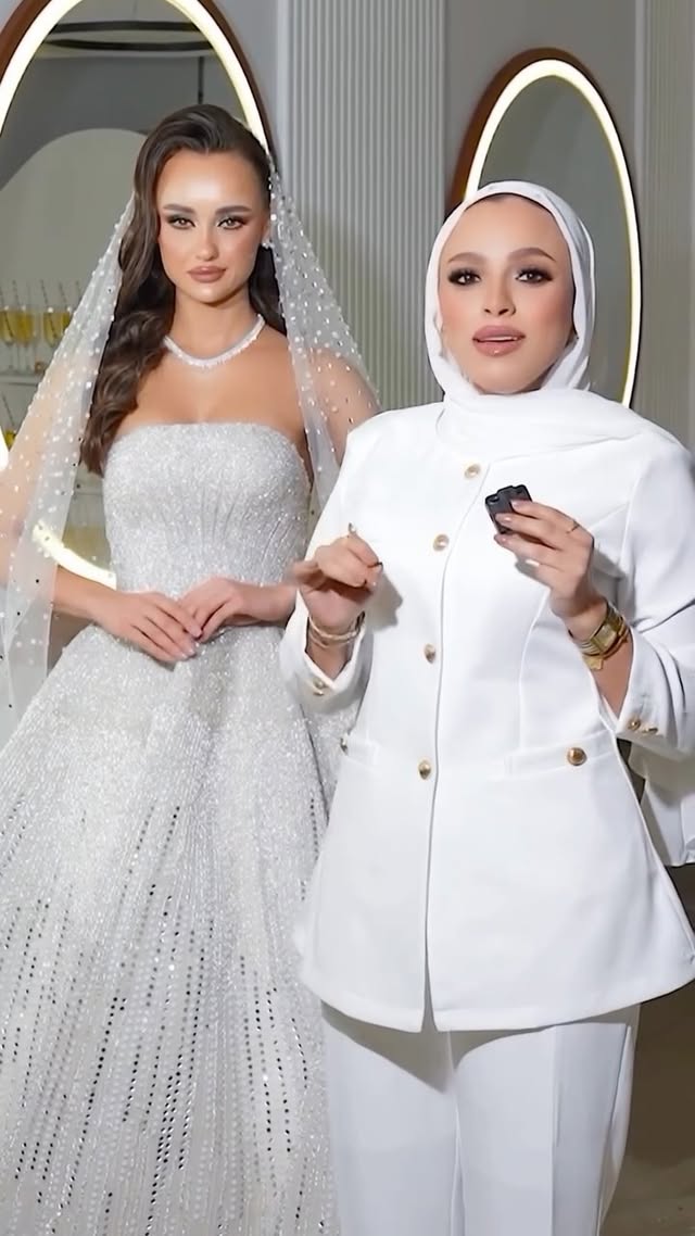 A glimpse into our open day at @theraghadcenter — thank you to everyone who passed by and shared the moment with us!
Model styled in elegance with a dress by @ahed.almuhareb 🤍
__________________________________________
#makeup #bride2025 #weddingseason2025 #raghad_almohareb #openday #jordan #amman