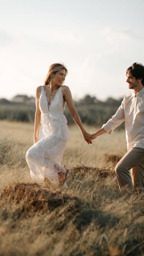 Wherever you go I want to be your date ❤️
O Pré wedding mais lindo, pra dizer que falta exatamente 1 mês pra sermos um só 🥹
Vídeo 🎥 @arjfilm
Vestido @aya_oficial