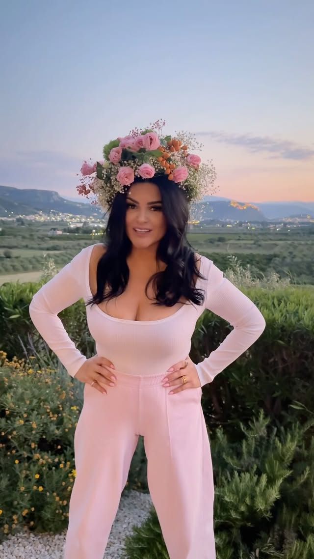 ΔΙΑΓΩΝΙΣΜΟΣ ΜΕ 600 ΔΩΡΑΑΑΑΑΑ!!!♥️
60 ΚΑΤΑΣΤΗΜΑΤΑ La vie en Rose, σε ΟΛΗ ΤΗΝ ΕΛΛΑΔΑ ΚΑΙ ΤΗΝ ΚΥΠΡΟ ΜΑΣ από 10 ΤΥΧΕΡΟΙ!!!🌹🌹🌹
Like/Τag φίλους στο Video μου και με μια επίσκεψη στο κοντινότερο κατάστημά σας, μπαίνετε αυτομάτως στην κλήρωση!!!
🌺🌺🌺