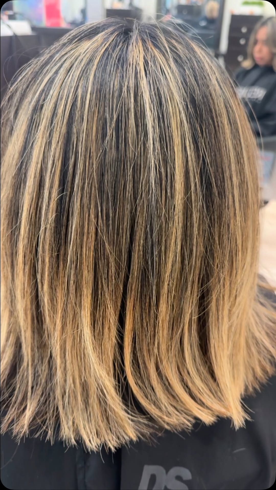#ranchocucamongahairstylist #localstylist #newyearlook #freshcuted💺💇🏿♂️💈✂️
