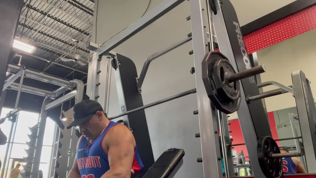 Time Under Tension, Focus On Moving The Weight With The Muscle Your Training. MIND MUSCLE CONNECTION