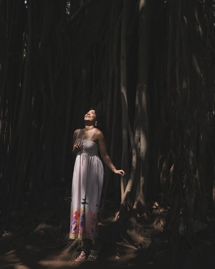 Out here pretending I’m part of the scenery.…🌻
@roshanthakur.rtist
#forest #sunlight #summer #dress #photoshoot #bliss #love #lovergirl