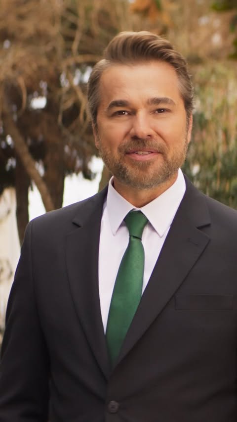 Tam 35 yıldır ev, araç ve iş yeri almak çok kolay. Çünkü hayalleri ve mutluluğu için çalışan 85 milyonun yanında Eminevim var! #reklam
@eminevim