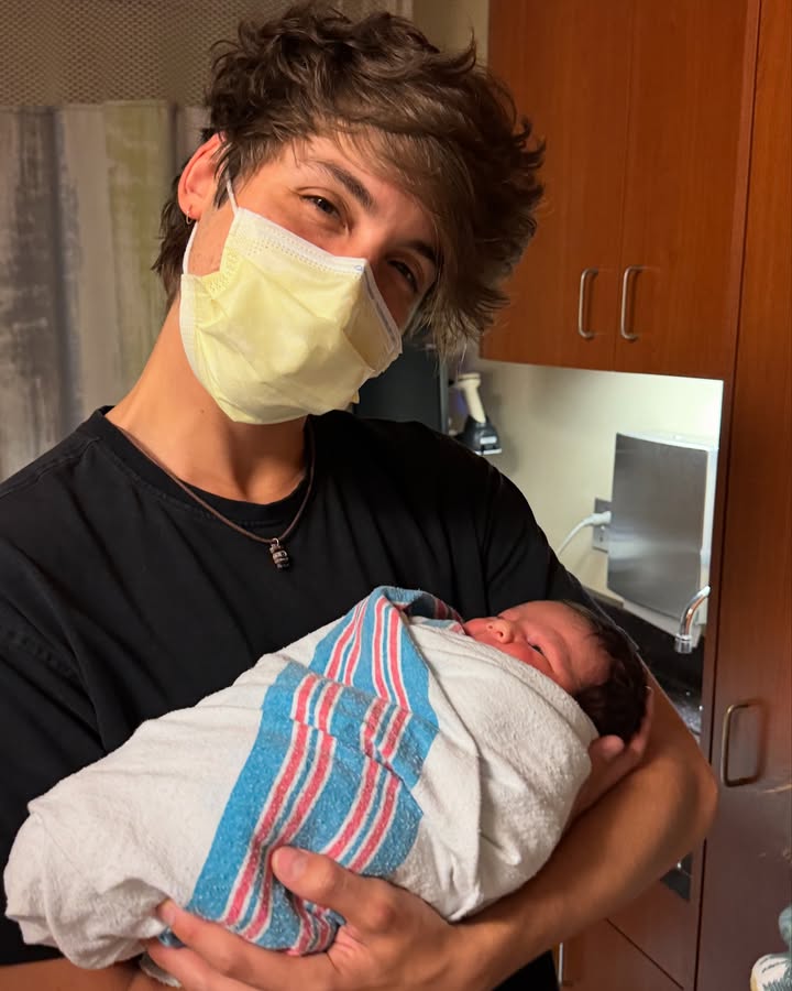 welcome to the world! uncle matty’s GOT YOU ALWAYS🥺❤️
my heart is so full right now 🥹🥹🥹