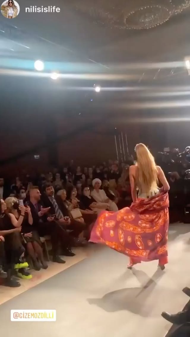 Muhtesem bir @cemilipekciofficial defilesi 💫❤️🔥 #cemilipekçi #fashiondesigner #show #newcollection #gizemözdilli