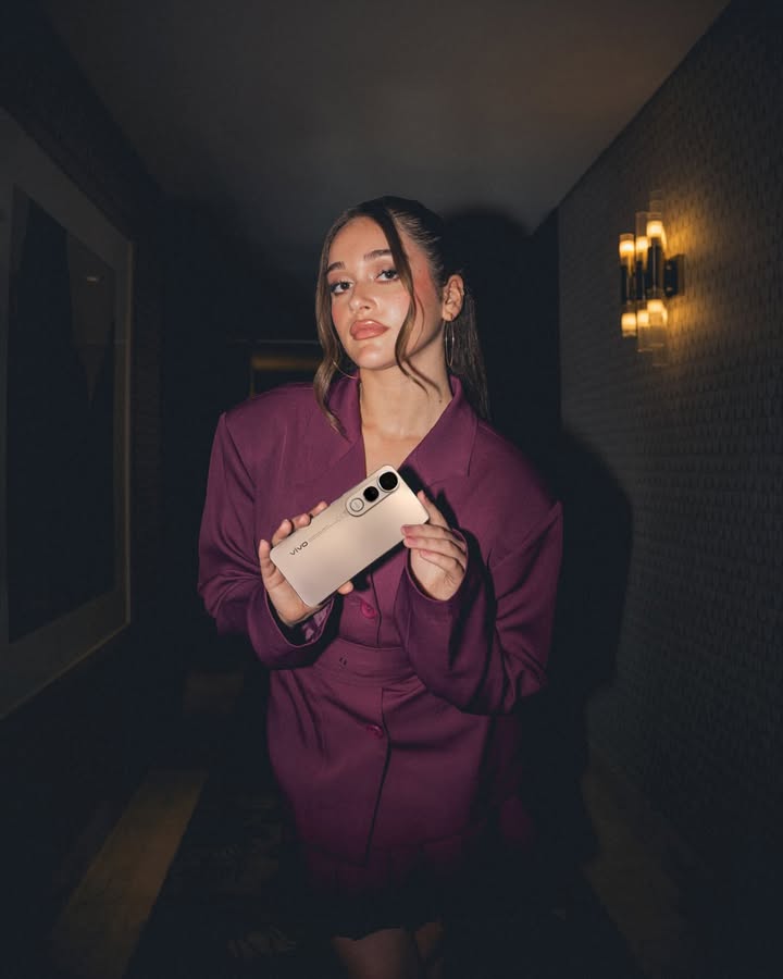 @vivo_egypt
Simplicity is the keynote of all true elegance 🔮