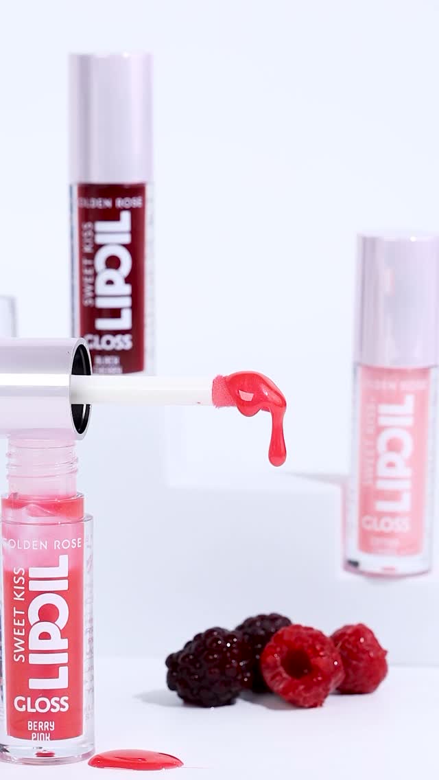 💋✨ Bu yazın favorisi ile tanış: Sweet Kiss Lip Oil Gloss!
Dudaklarında ışıltılı bir görünüm mü, yoksa yoğun bakım mı tercih edersin? Peki ikisi bir arada desek..
Sweet Kiss Lip Oil Gloss, Rosehip, Murumuru ve Jojoba yağlarıyla dudaklarına besleyici bakım yaparken yapışkanlık hissi vermeden yoğun parlaklık verir.
👄 Yumuşacık aplikatörüyle konforlu uygulama
🍓 8 farklı leziz aroma, ışıltılı ve canlı dudaklar!
#goldenrose #SweetKissLipOilGloss #lipoil