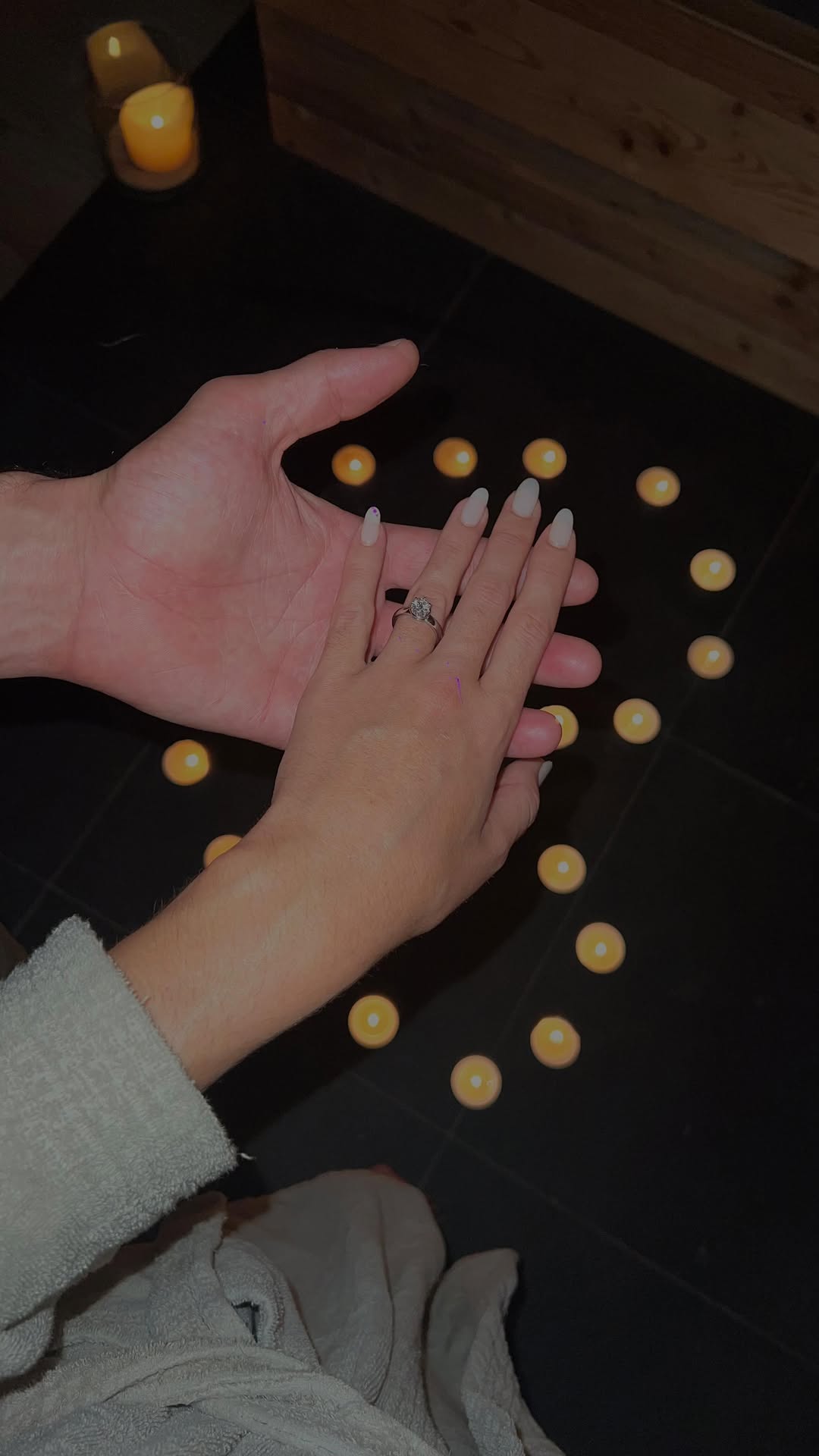 And… she said yes 🫶🏻💍
Non vedo l’ora di viverti per tutta la vita!
@chechurodriguez_real