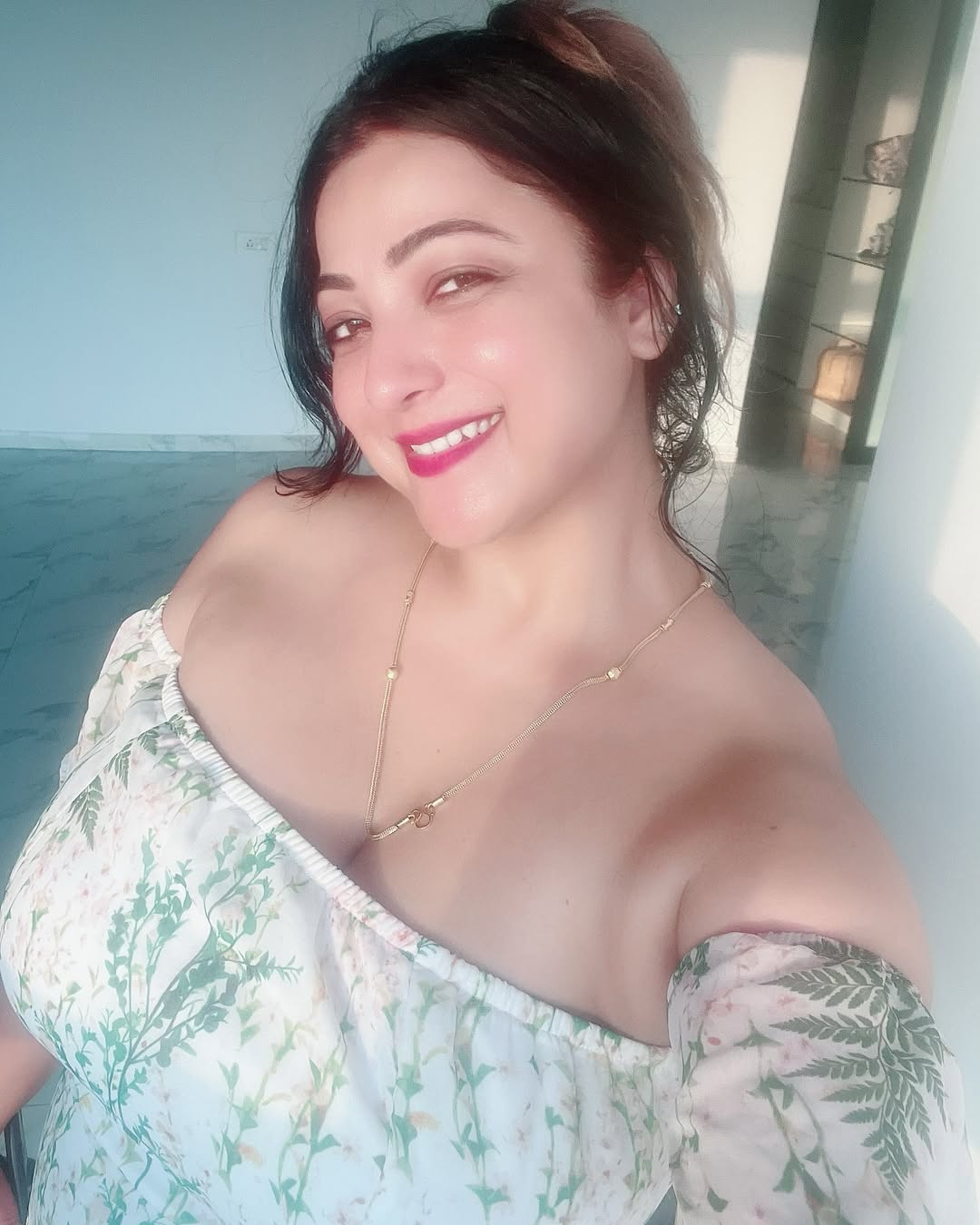 Good morning mere dosto ❤️
Kaise ho aap sab ?
#morningsunshine
#positivevibesonly✨
#blessed