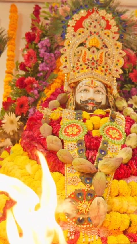 हारे का सहारा है ये, मेरा सर्वेश्वर मेरा श्याम
|| जय श्री श्याम ||
#khatuwale #khatushyambaba #khatushyamji #khatushyamjitemple #khatushyammandir #khatushyambhajan #krishnabhajan #instagood #instareels