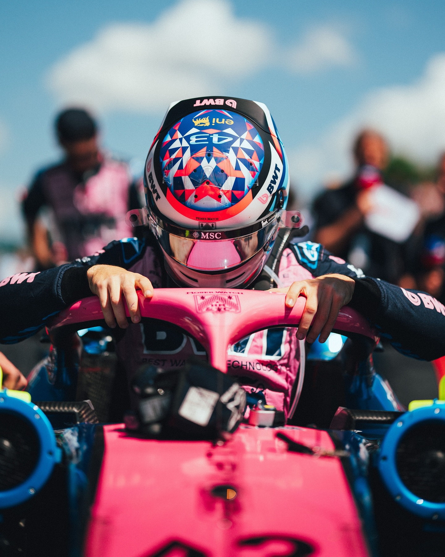 Aprendiendo en cada vuelta, entendiendo mejor el auto y evolucionando sesión a sesión.
Que lindo estar de vuelta, un placer este primer finde juntos @alpinef1team .. mucho x mejorar pero buena base para empezar a trabajar, vamos!
Más argentinos que nunca en 🇮🇹 !! gracias x venir ❤️🇦🇷💪🏼