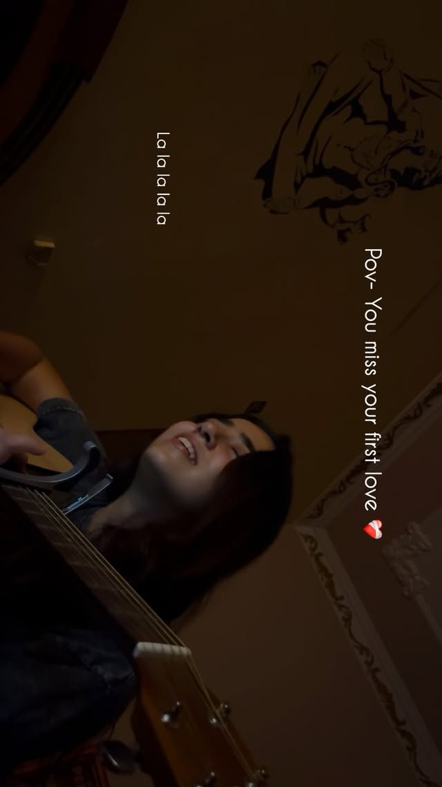 Mention your first love ๐
.
.
.
.
.
.
.
.
.
.
#music #wadaraha #fyp #reelitfeelit #trendingreels #explore #femalecover #explorepage #guitarcover #coversong #trending