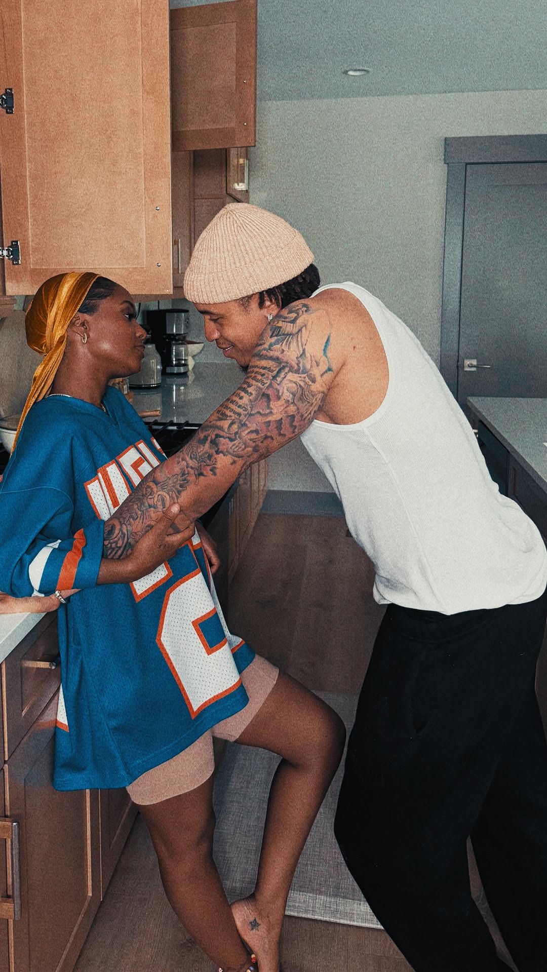 This actually happens in our home, however may this video motivate you to become a praying spouse or in GOD’s time receive a praying spouse. Happy Sunday 🫶🏾🙏🏽