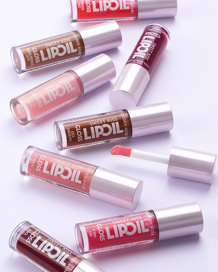 Sweet Kiss Lip Oil Gloss, Rosehip, Murumuru ve Jojoba yağlarıyla dudaklarına besleyici bakım yaparken yapışkanlık hissi vermeden yoğun parlaklık verir. ♥️
👄 Yumuşacık aplikatörüyle konforlu uygulama
🍓 8 farklı leziz aroma, ışıltılı ve canlı dudaklar!
#goldenrose #SweetKissLipOilGloss #lipoil