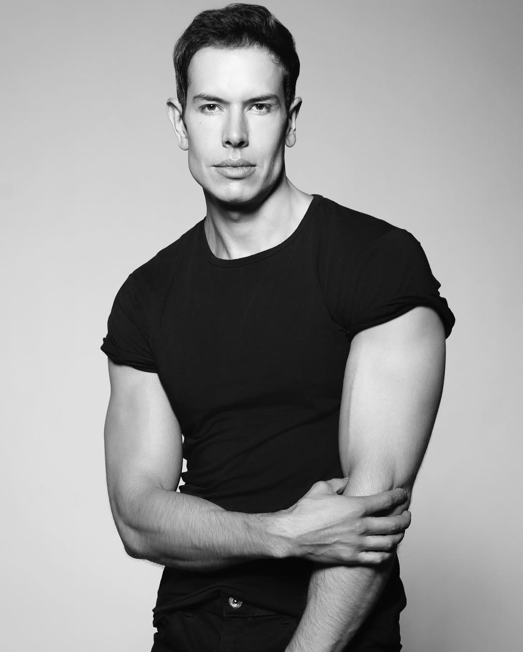๐ช
La neta no supe quรฉ inventarme para esta foto. Pero si me latieron mucho los mรฉdium.
PH Alberto Hidalgo
.
.
.
.
.
.
.
.
.
.
.
.
.
.
.
.
#mentalhealth #mensstyle #mensphysique #blancoynegro #actor #actormexicano #marcofuriase #headshot #retrato #retreatment
