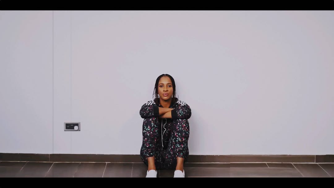 Did this as a tribute to my insanely talented husband @bankywellington
Everything you hear was recorded by me, by mouth. It was stressfullll but fun. 😫😆
I activated the 'W' in me that was hidden.
Hat ✔️
Suit ✔️
Screw face ✔️
Moves ✔️
🤣🤣🤣
Shoutout to @itsprinceehis
Mixed and mastered by @tkbeatking
Video shot and edited by @theoladayo
Enjoy
#michaeljacksonnodopassthisone