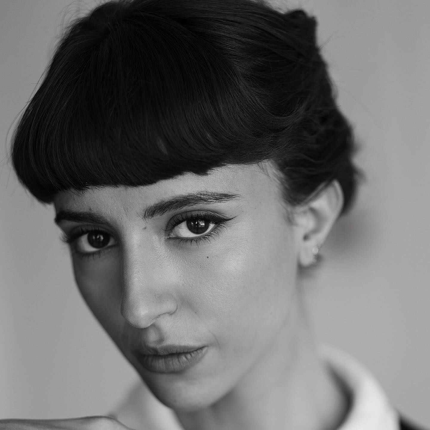 🖤🖤🖤
•
📸: @asiercorera
💄: @pauladespada