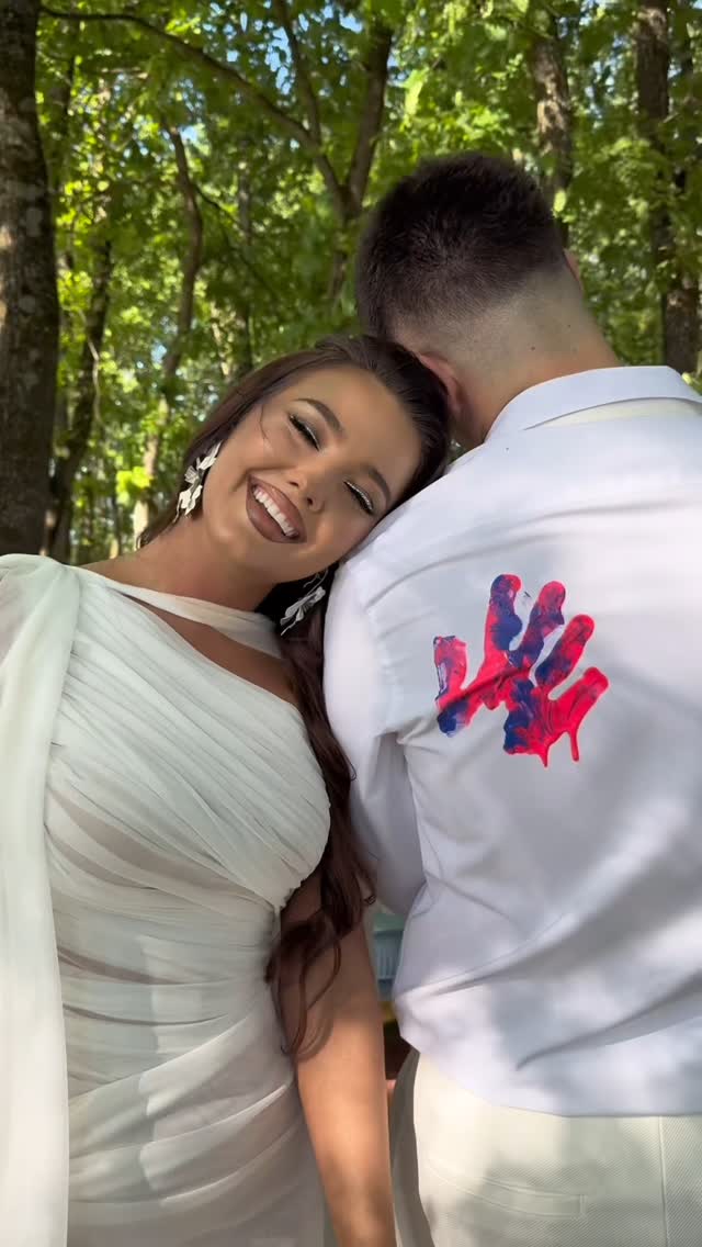 Tani mund ta gjeni ne Youtube dhe te gjitha platformat kengen e plote dedikim “PRONARI I ZEMRES” ❤️ me shume dashuri nga ne per te gjitha ciftet ❤️💙.
Falenderim per te gjithe qe e punuam kete projekt @produksioniarboni @urban__films @edonsejdiuu @nexhi_vuniqi @ganihajraa @mimoza_kadriaj