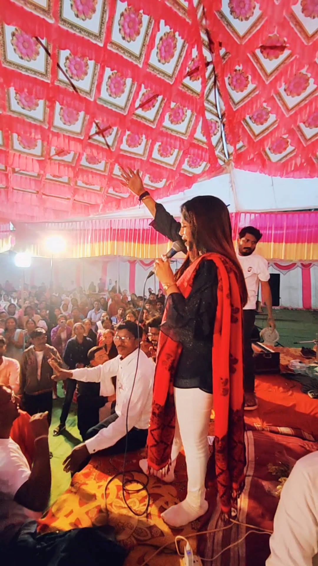 लाइव शो में भिमाची वाघिन दीदी अंजली भारती
Anjalibharti #bhimaachi vaghin
#bhimsong #didi #bhimkanya ##didianjalibharti #bhimachiwaghin #bhimachiwaghin💙🙏🔥 #explorepage✨ #explorepage #explore #viral #trending #trend #instagood #Instagram #imslaying #ambedkar #babasahebambedkar #mumbai #nagpur #pune #music #makeviral #makeithappen #makeviral #bhim #creator #contentcreator #artist #singers #trending