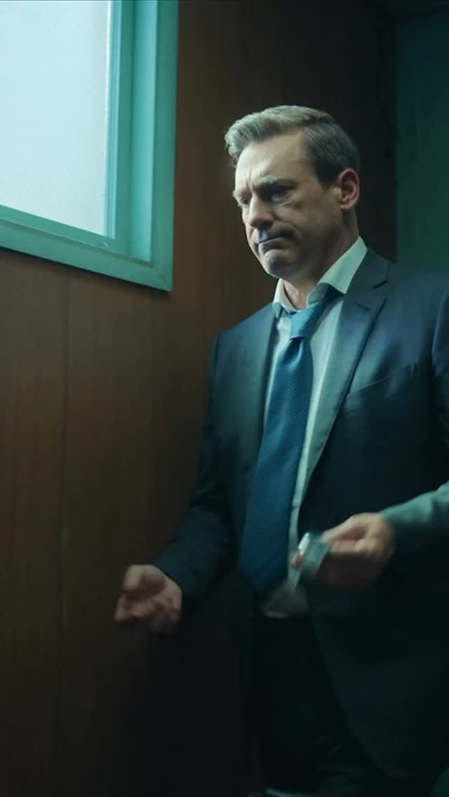 🎬 Your Friends & Neighbors (2025)
Genre: Crime/Comedy | Episodes: 1 Season (on Apple TV+)
Plot: Jon Hamm plays Coop, a disgraced hedge fund manager who turns to burglary in his wealthy neighborhood to keep up appearances—uncovering dark secrets along the way.
Cast: Jon Hamm, Amanda Peet, Olivia Munn, Lena Hall
Rating: 81% on Rotten Tomatoes
Where to Watch: Apple TV+
Hashtags:
#YourFriendsAndNeighbors #JonHamm #CrimeComedy #AppleTVPlus