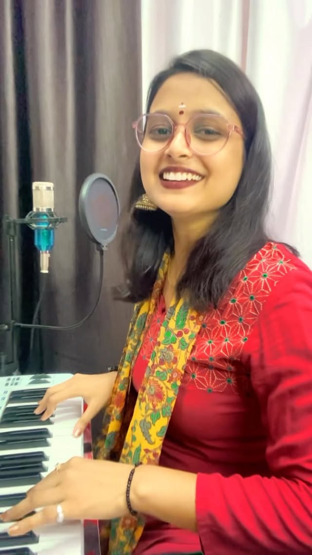 Tilak geet Bhojpuri 😜😜#viral #viralreels #trending #trend #viralsong #Trendingsong #foryou #foryoupage #reels #shorts #comedysong #comedyvideo #comedyreels#madhur#madhuriray#madhu#m