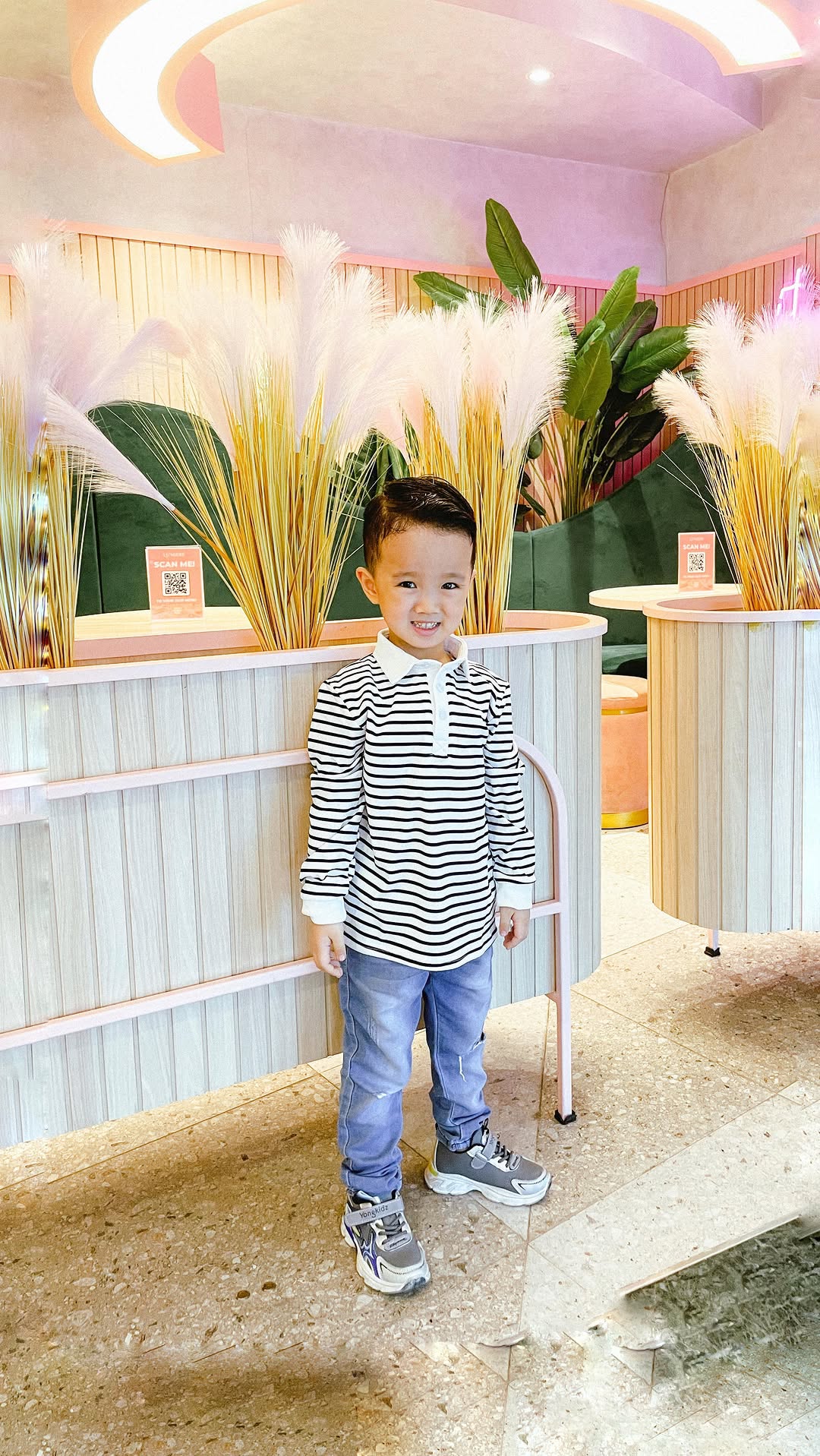 Ootd Miguel kali ini dia sendiri loh yg pilih yaitu dr @marukids.id. Ini type Mason Longsleeve Polo Shirt. Ukurannya dr 1-8th, dan bahannya juga katun ya.
Ini cocok bgt dipakai ke mall, atau tempat dingin sekalipun. Bahannya lembut , nyaman dipakai dan ga bikin gatel ke kulit.
Yuk coba cek aja ke ig @marukids.id krn masi bnyk model lainnya ❤️