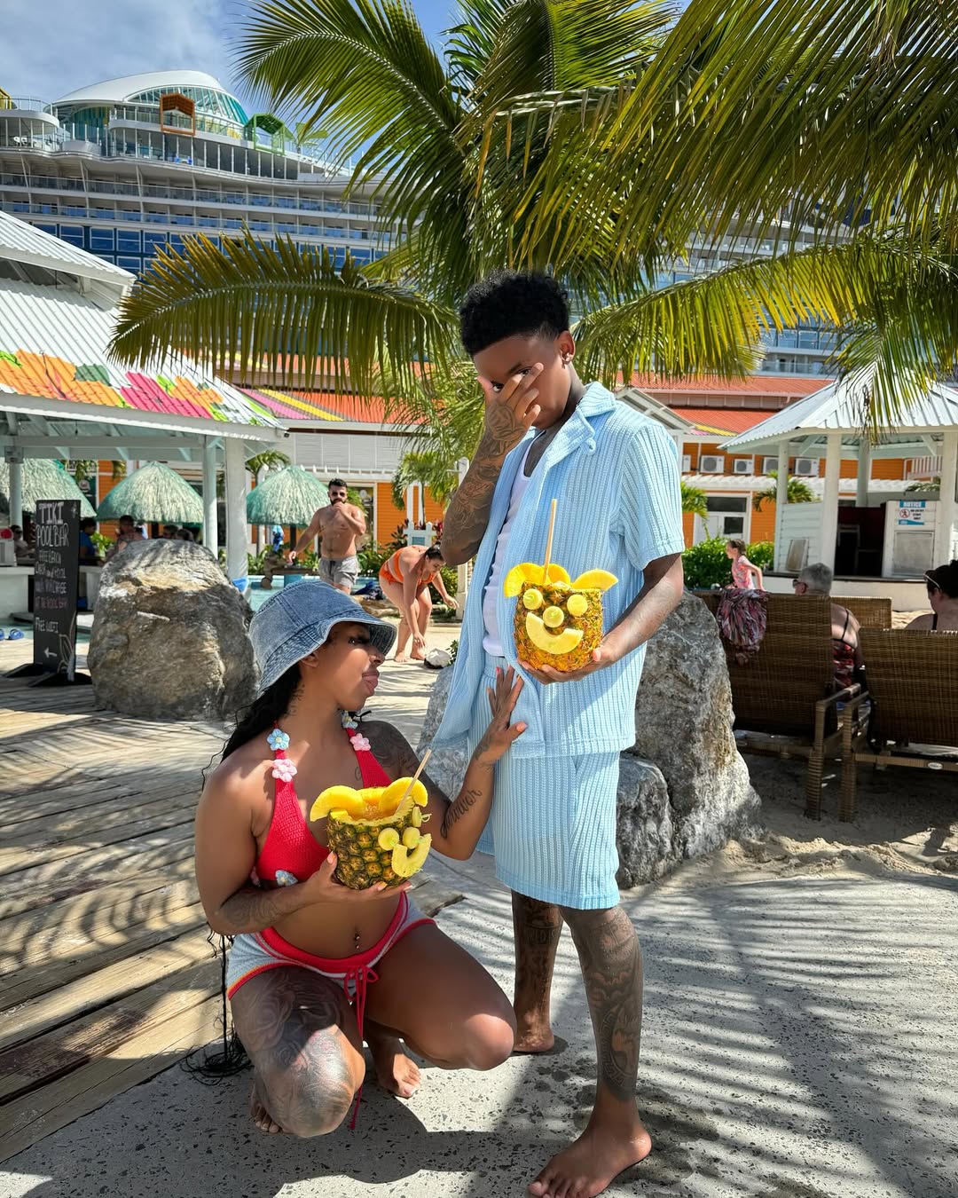 passport junkies 🌴.