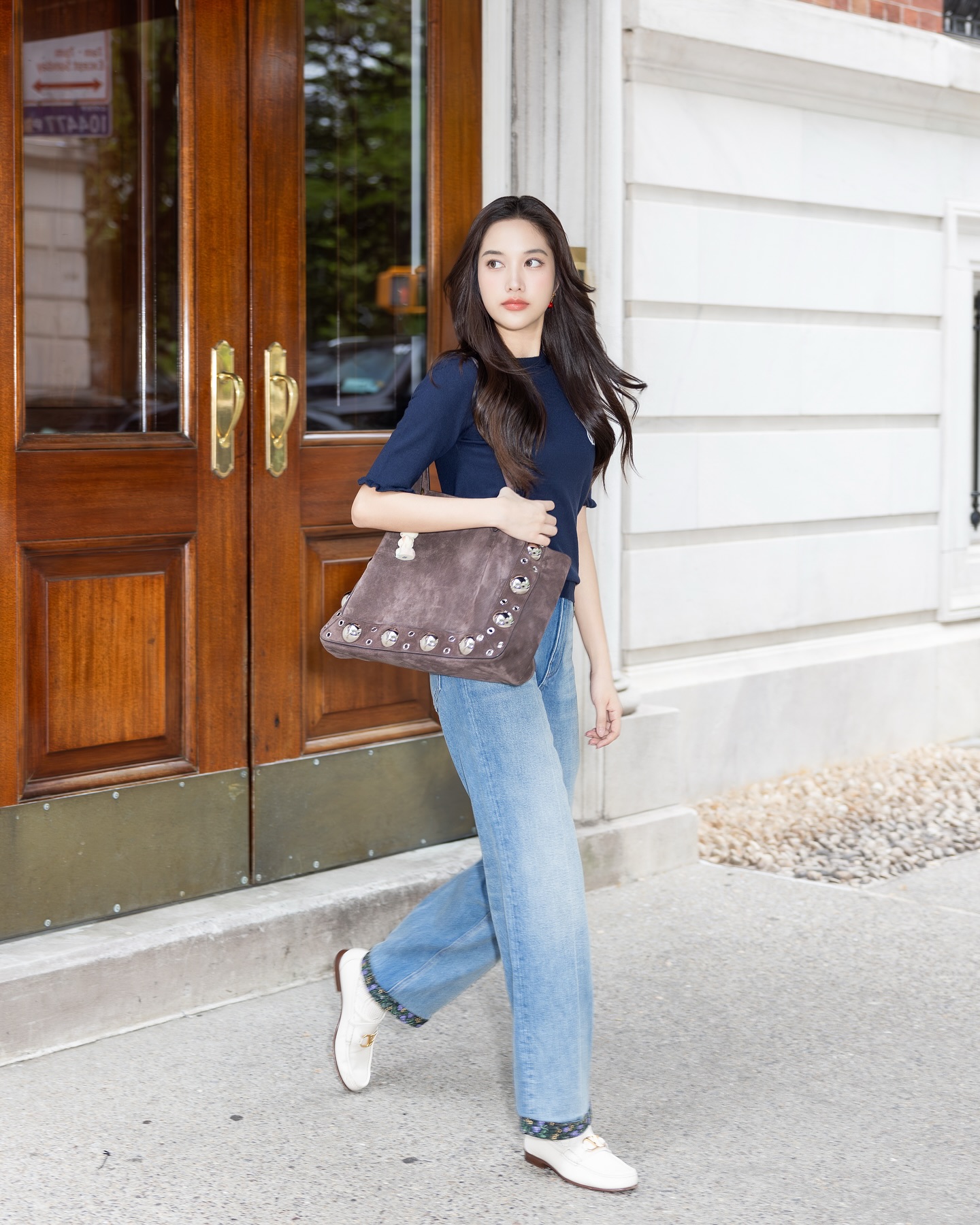 👜💙✨🚪
@maisonvalentino
#ValentinoGaravani
#NellcôteBag