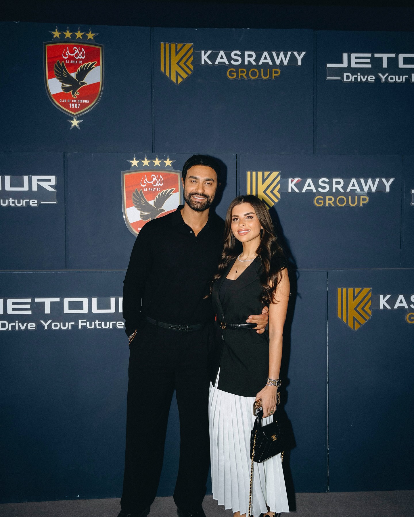 A legendary night beneath the timeless pyramids!
Honored to attend the spectacular launch of the all-new Jetour T1 in Egypt — a celebration of innovation in a place filled with history.
It was also a privilege to introduce football legend and Al Ahly President Mahmoud El Khatib during the official signing ceremony between @jetour.egypt and @alahly
The event also marked a major milestone with the announcement of local assembly for the Jetour X70 Plus right here in Egypt!
Thank you Jetour for an unforgettable evening!
@kasrawygroup @entourage.egy
#JetourT1 #JetourEgypt #AlAhly #KarimFahmy #DriveYourFuture#HalfT1meShow