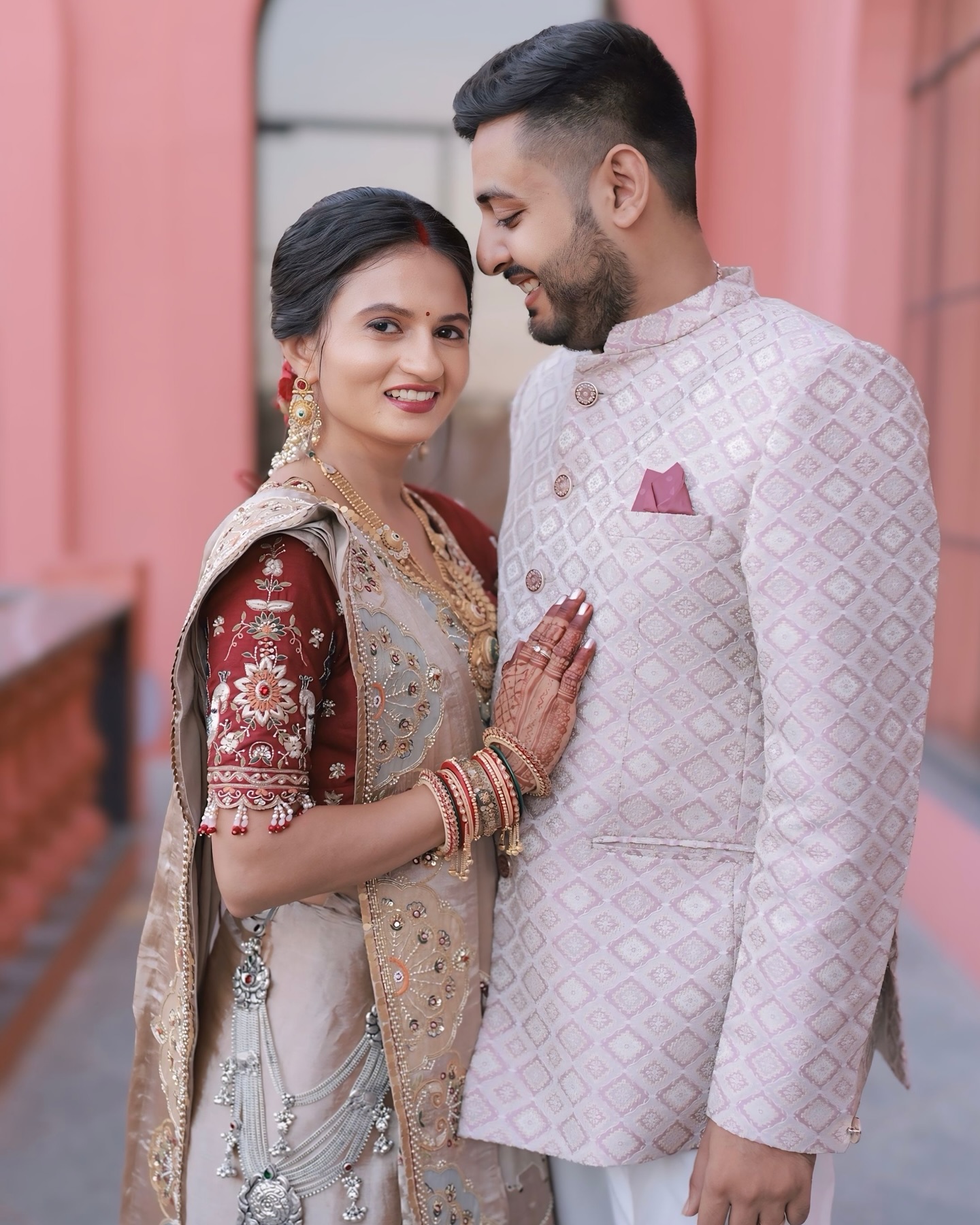 Draped in love and luxury.โฃ๏ธ
Her Outfit- @panthi_boutique
His Outfit - @shreehari_sherwani_surat @shreehari_fashion_studio
Glamup- @samarpan_beauty
In frame- @nidhvin3
#couple #love #tranding #cute #smile #instagram #instafit