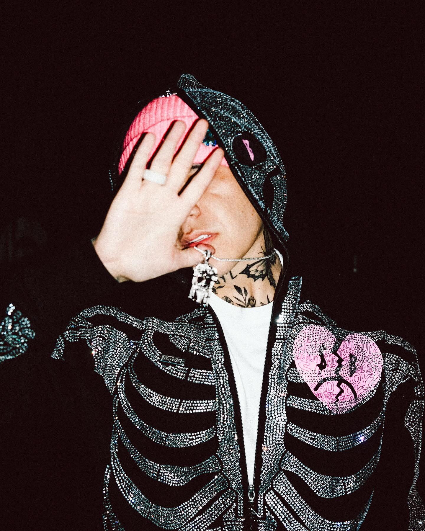 Tu $AD BOY FAVORIT<3 @sadboyzzclothing @lrgclothing