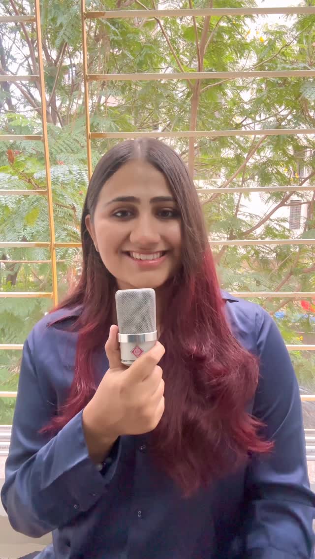 PAARO❤️
There are always two sides to a story! Here’s my interpretation from the girl’s perspective!🤍
Lyrics written by yours truly❤️ (me!!!!🤣)
@adityarikhari - og lyricist, singer and composer🫡
Thankyou for such a beautiful song🫶🏻
Thankyou @bhannu_baiis bhaiya for the mix🫶🏻
#paro #cover #reels #trending #parocover #adityarikhari #foryou #adyamishra