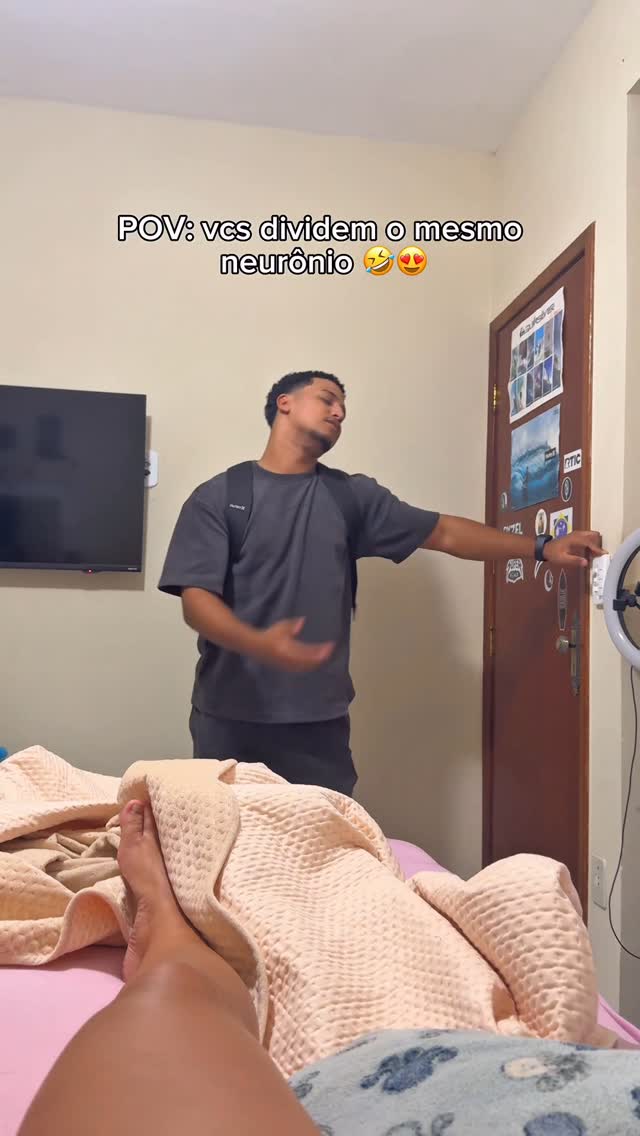 Toda vez que vejo esse vídeo eu me cago de rir KAKAKAKAKAKAKAKA