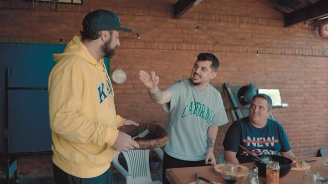 •EL GORDO QUIERE CHORIZO• Etiquetá a tus amigo/as que estaban manijas que volvamos a hacer vídeos. ✨
Seguinos en YouTube: youtube.com/rodriguezgalati
Volvemos renovados! Con contenido semanal en el canal de YouTube e IG 👍🏻 @robergalati @luquitarodrigue @manuelburak @micaelsonzini @lea14774
Gracias @perlita.storee (Ituzaingo 1405, Lanús Este) 👏
#rodriguezgalati #humor #asado