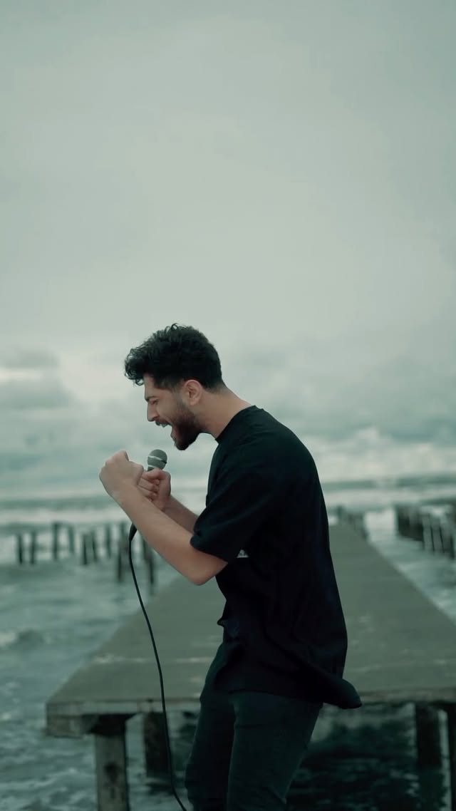 یه کار دلی تقدیم شما🤍
با نظرات شما پخش میشه .
قلب منین❤️🫶🏻
Music: @alirezaa_pouyaa
Arr : @saeedgolab
Lyrics: @hassanranjkesh
Video : @mahdiqarali