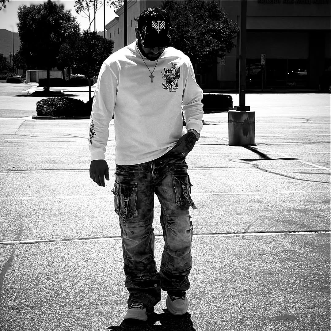 Luck doesn’t exist… what truly matters is discipline, consistency, and the hunger to grow every day.
This journey hasn’t been easy, but it’s been real.
Get ready for what’s coming…
New Collection: “SOLTANDO”
Inspired by success, growth, and those who never give up.
Thank you to everyone who supports each of my projects and my team’s.
Big thanks to my team and all my people—this is for you.
This is just the beginning.
#Soltando #RealGrowth #DisciplineOverLuck #NewCollection #StreetLuxury #SoltantoStyle
